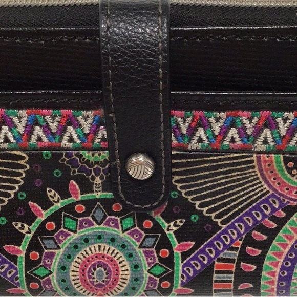 sakroots Onyx Wanderlust Smartphone Crossbody Wallet, Multi-Color - Picture 2 of 13